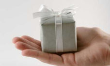 ¿Es conveniente devolver los regalos cuando terminamos?